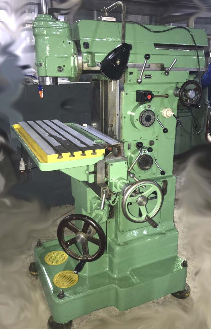 Універсальный фрезерный верстат 676